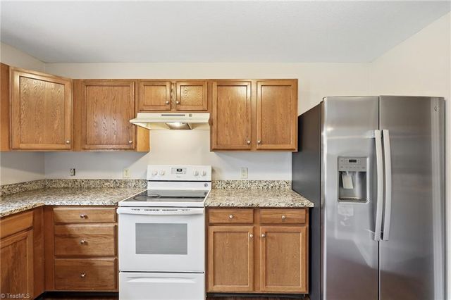 410 Walnut Crossing Drive, Whitsett, NC 27377