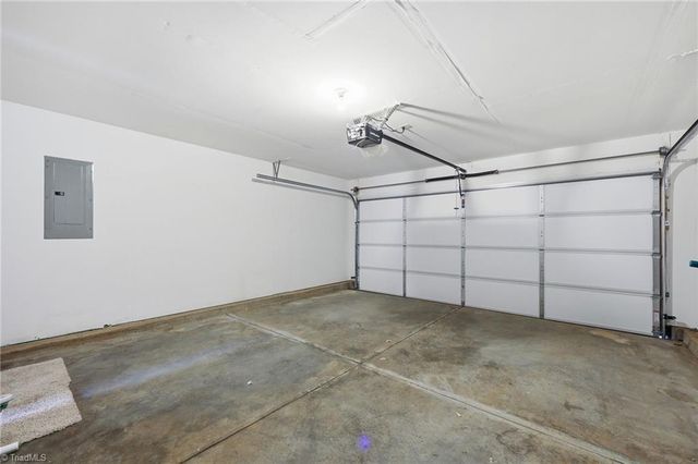 410 Walnut Crossing Drive, Whitsett, NC 27377