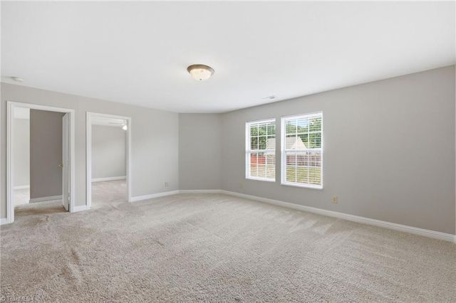 410 Walnut Crossing Drive, Whitsett, NC 27377
