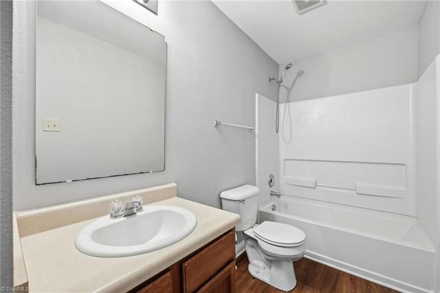 410 Walnut Crossing Drive, Whitsett, NC 27377