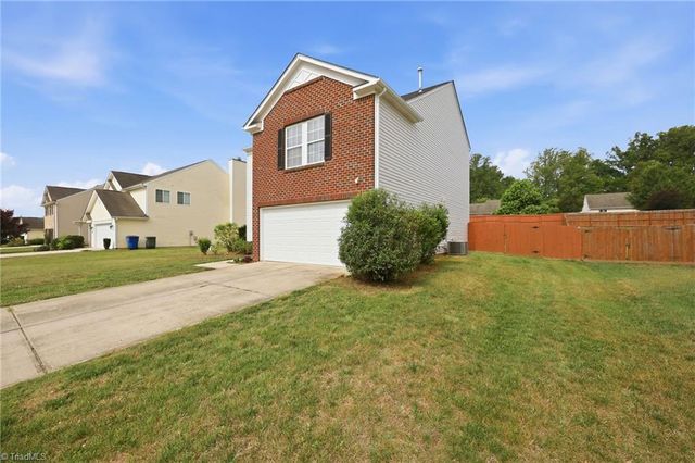 410 Walnut Crossing Drive, Whitsett, NC 27377