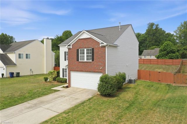 410 Walnut Crossing Drive, Whitsett, NC 27377