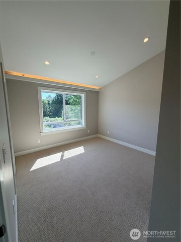 4305 NE 26 Place, Renton, WA 98059