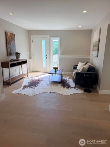 4305 NE 26 Place, Renton, WA 98059