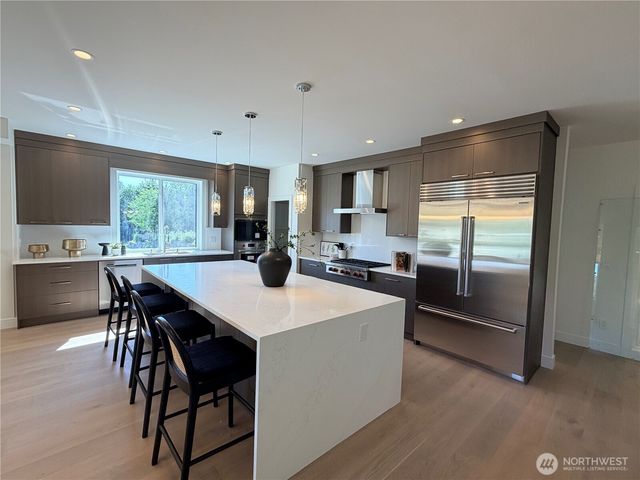4305 NE 26 Place, Renton, WA 98059