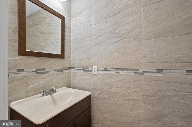 2211 E HAROLD ST, Philadelphia, PA 19125
