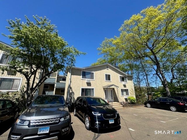60 Plainfield Avenue 16, West Haven, CT 06516