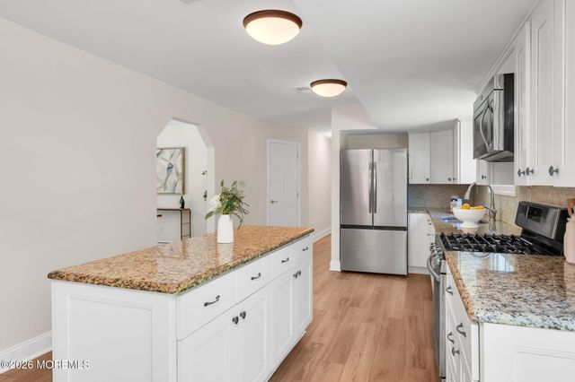 45 The Trail, Middletown, NJ 07748