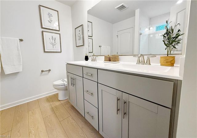 1543 Waltham LN, Newport News, VA 23608