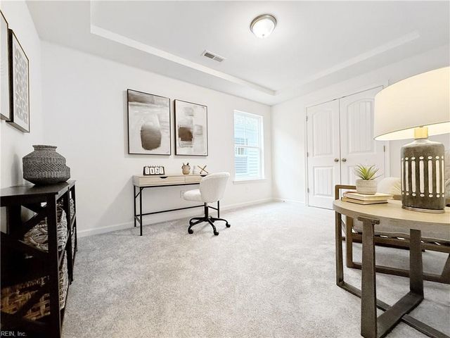 1543 Waltham LN, Newport News, VA 23608