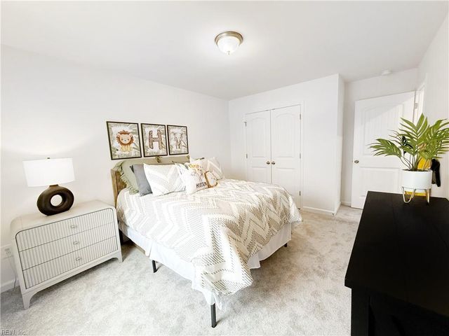 1543 Waltham LN, Newport News, VA 23608