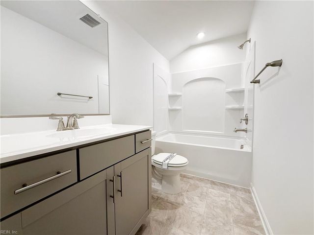 1543 Waltham LN, Newport News, VA 23608