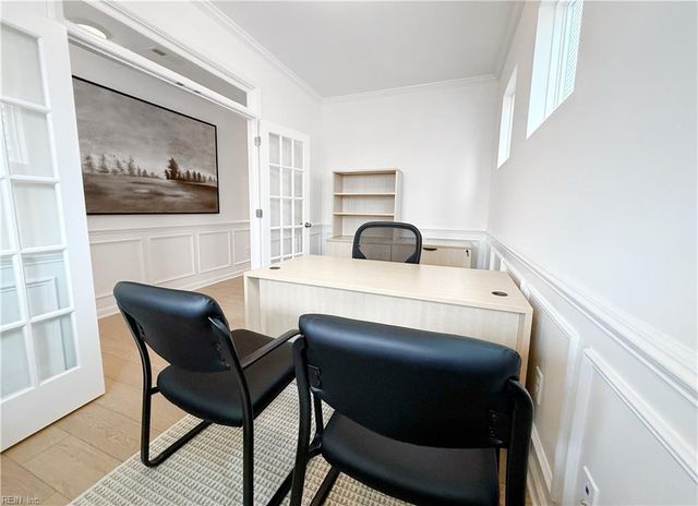 1543 Waltham LN, Newport News, VA 23608