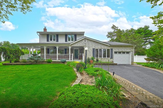 10 Linford Lane, Melville, NY 11747