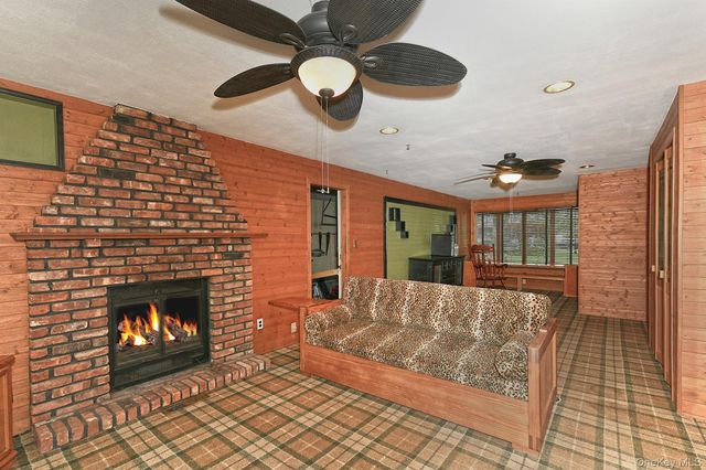 10 Linford Lane, Melville, NY 11747