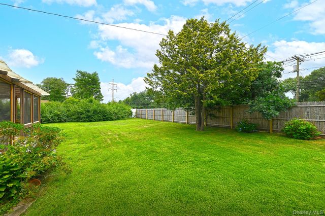 10 Linford Lane, Melville, NY 11747