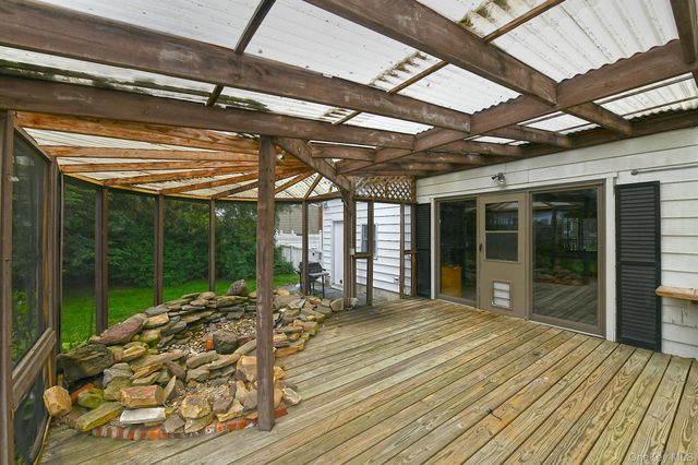 10 Linford Lane, Melville, NY 11747
