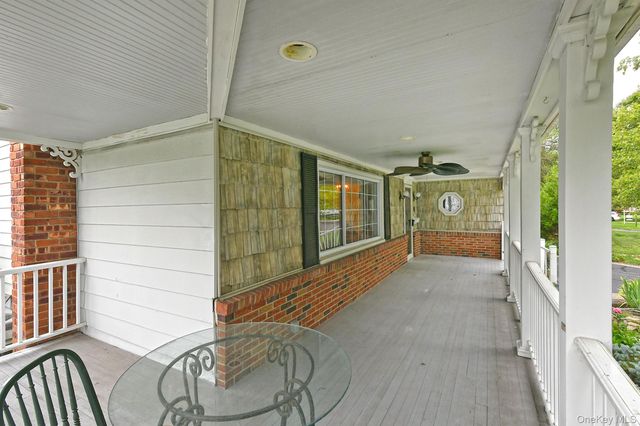 10 Linford Lane, Melville, NY 11747