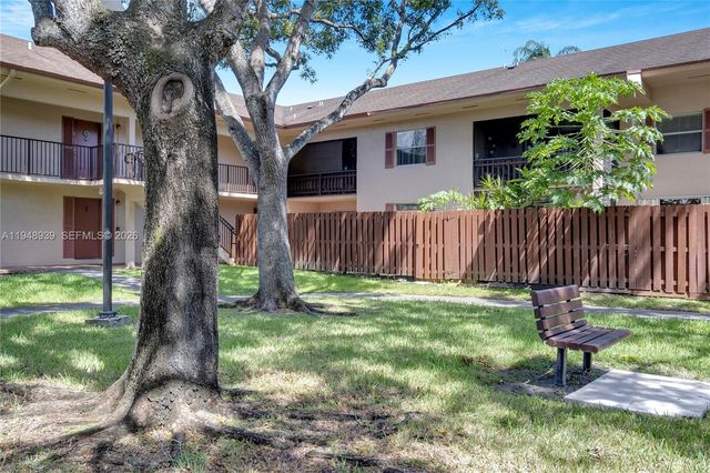 11273 SW 88th St 116J, Miami, FL 33176