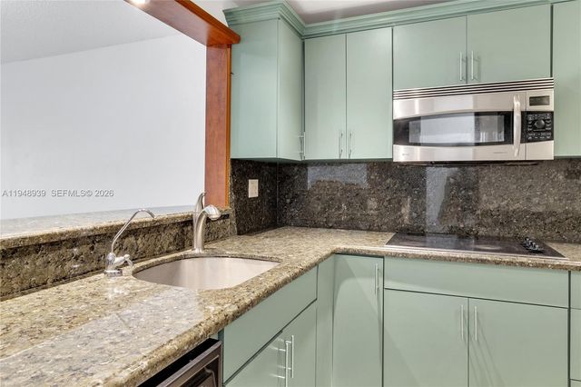 11273 SW 88th St 116J, Miami, FL 33176