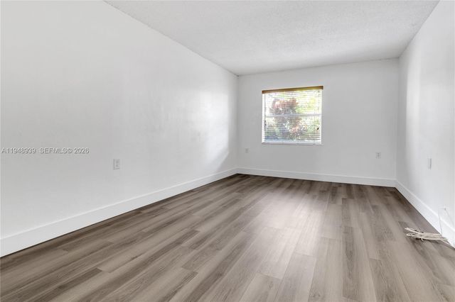 11273 SW 88th St 116J, Miami, FL 33176