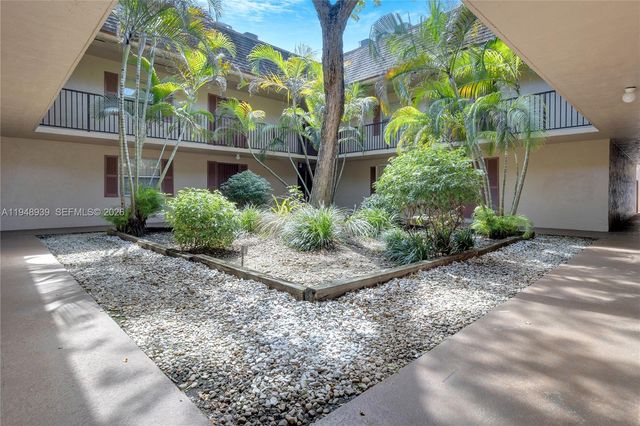 11273 SW 88th St 116J, Miami, FL 33176