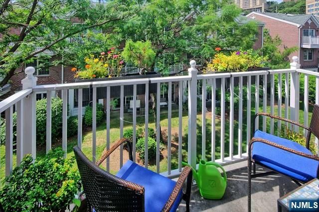 88 Lydia Drive, Guttenberg, NJ 07093