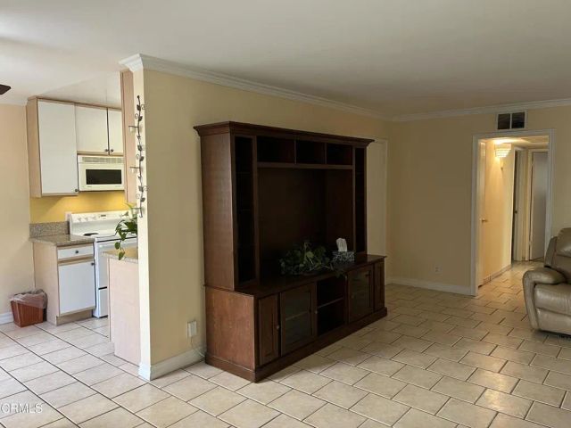 121 Sinclair Avenue 107, Glendale, CA 91206