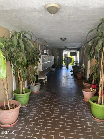 121 Sinclair Avenue 107, Glendale, CA 91206