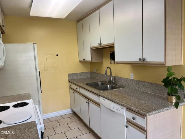 121 Sinclair Avenue 107, Glendale, CA 91206