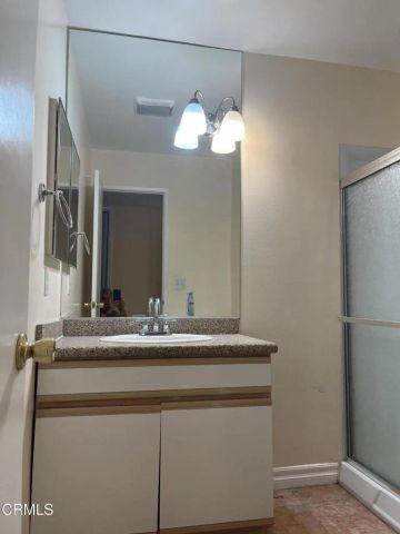 121 Sinclair Avenue 107, Glendale, CA 91206