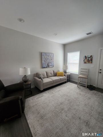 75 High Street, Plymouth, CT 06786