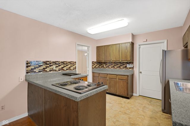1146 Fairway Drive, Indianapolis, IN 46260