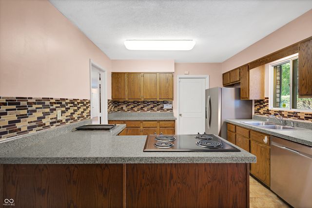 1146 Fairway Drive, Indianapolis, IN 46260