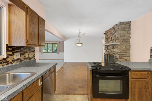 1146 Fairway Drive, Indianapolis, IN 46260