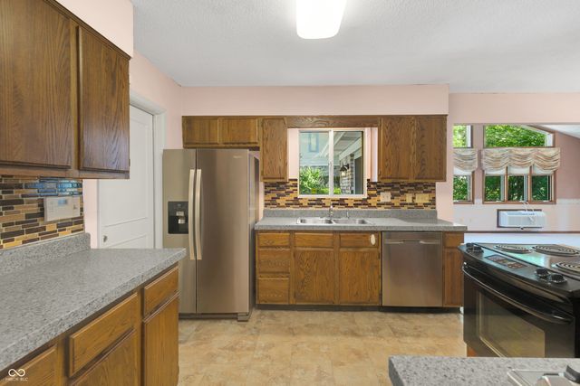1146 Fairway Drive, Indianapolis, IN 46260