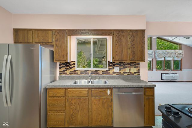 1146 Fairway Drive, Indianapolis, IN 46260