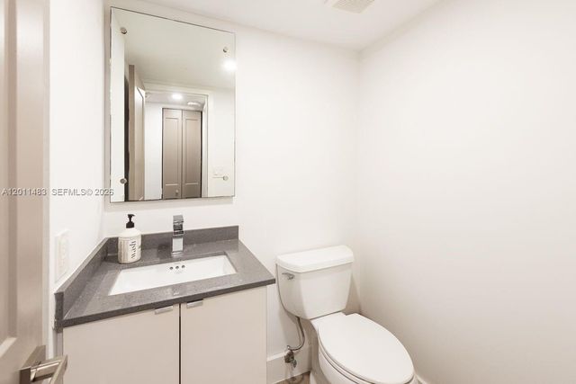 100 Bayview Dr 210, Sunny Isles Beach, FL 33160