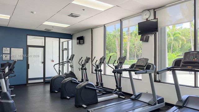 100 Bayview Dr 210, Sunny Isles Beach, FL 33160