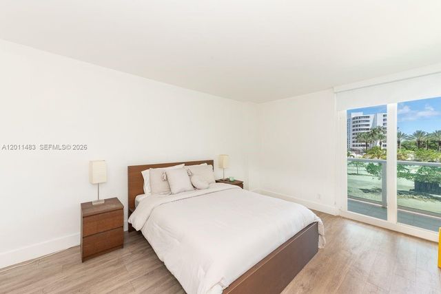100 Bayview Dr 210, Sunny Isles Beach, FL 33160