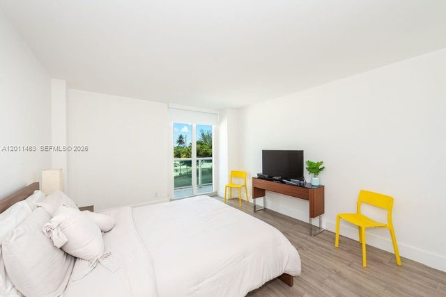 100 Bayview Dr 210, Sunny Isles Beach, FL 33160