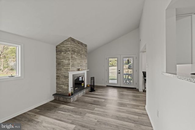 41 FOMALHAUT AVE, Blackwood, NJ 08012