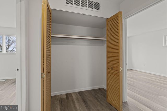 41 FOMALHAUT AVE, Blackwood, NJ 08012