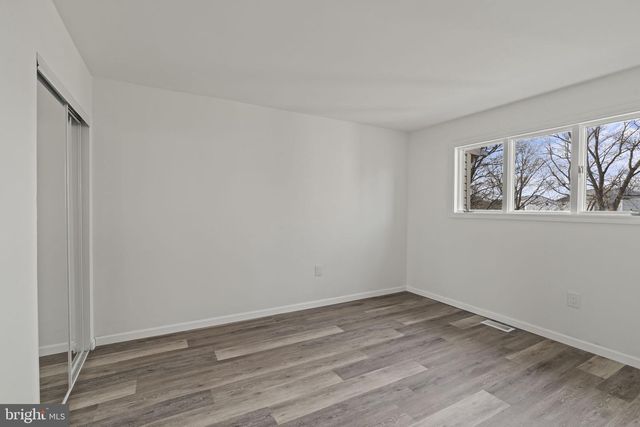 41 FOMALHAUT AVE, Blackwood, NJ 08012