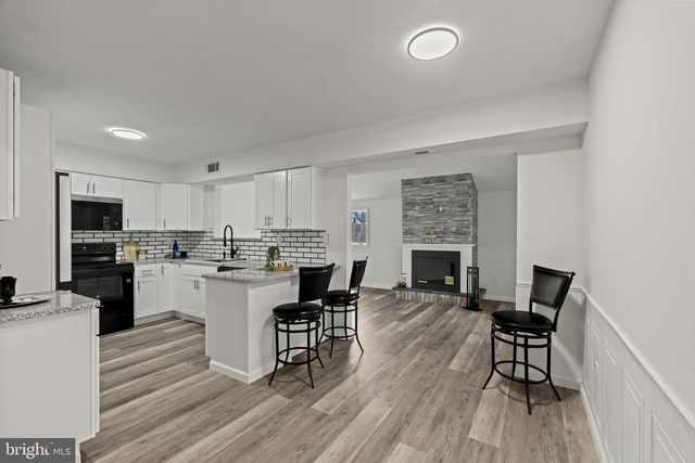 41 FOMALHAUT AVE, Blackwood, NJ 08012