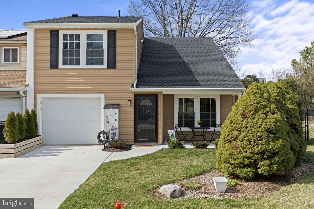 41 FOMALHAUT AVE, Blackwood, NJ 08012