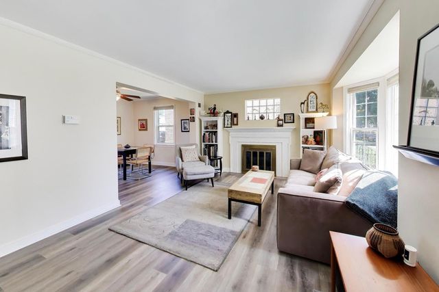 6028 N Whipple Street, Chicago, IL 60659