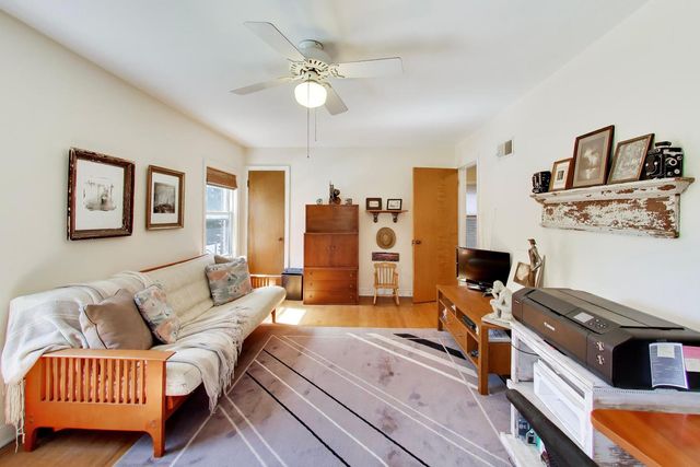 6028 N Whipple Street, Chicago, IL 60659