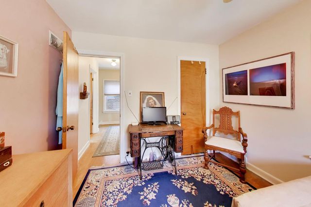 6028 N Whipple Street, Chicago, IL 60659
