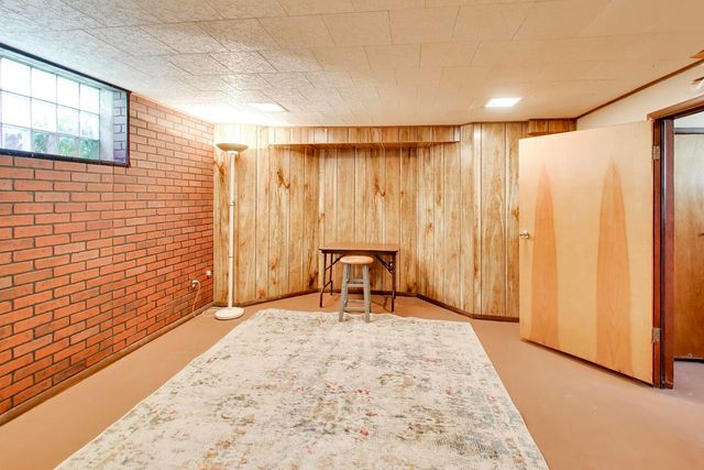 6028 N Whipple Street, Chicago, IL 60659